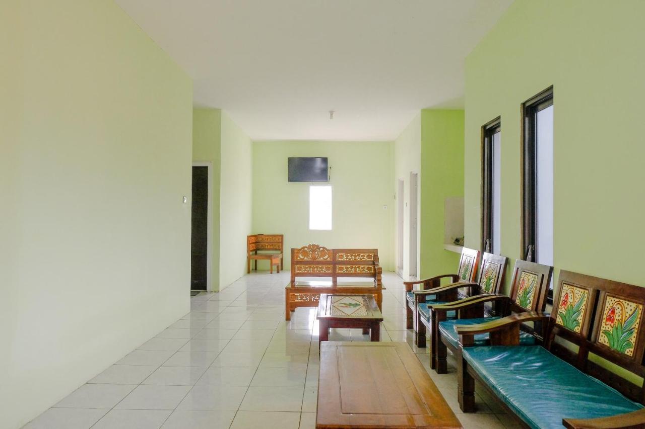 Spot On 2081 Sriwijaya Family Residence Lawang Exteriör bild