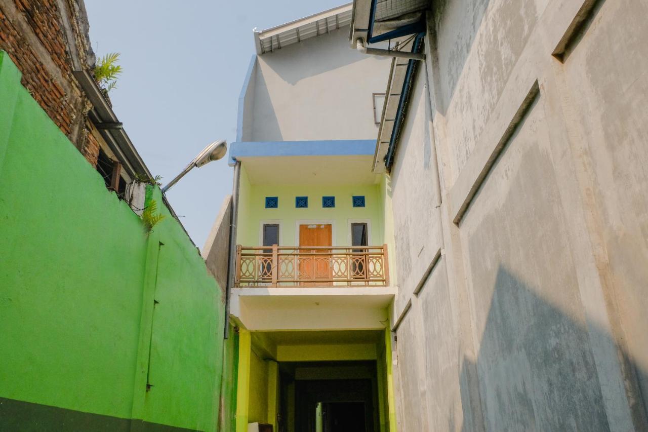 Spot On 2081 Sriwijaya Family Residence Lawang Exteriör bild