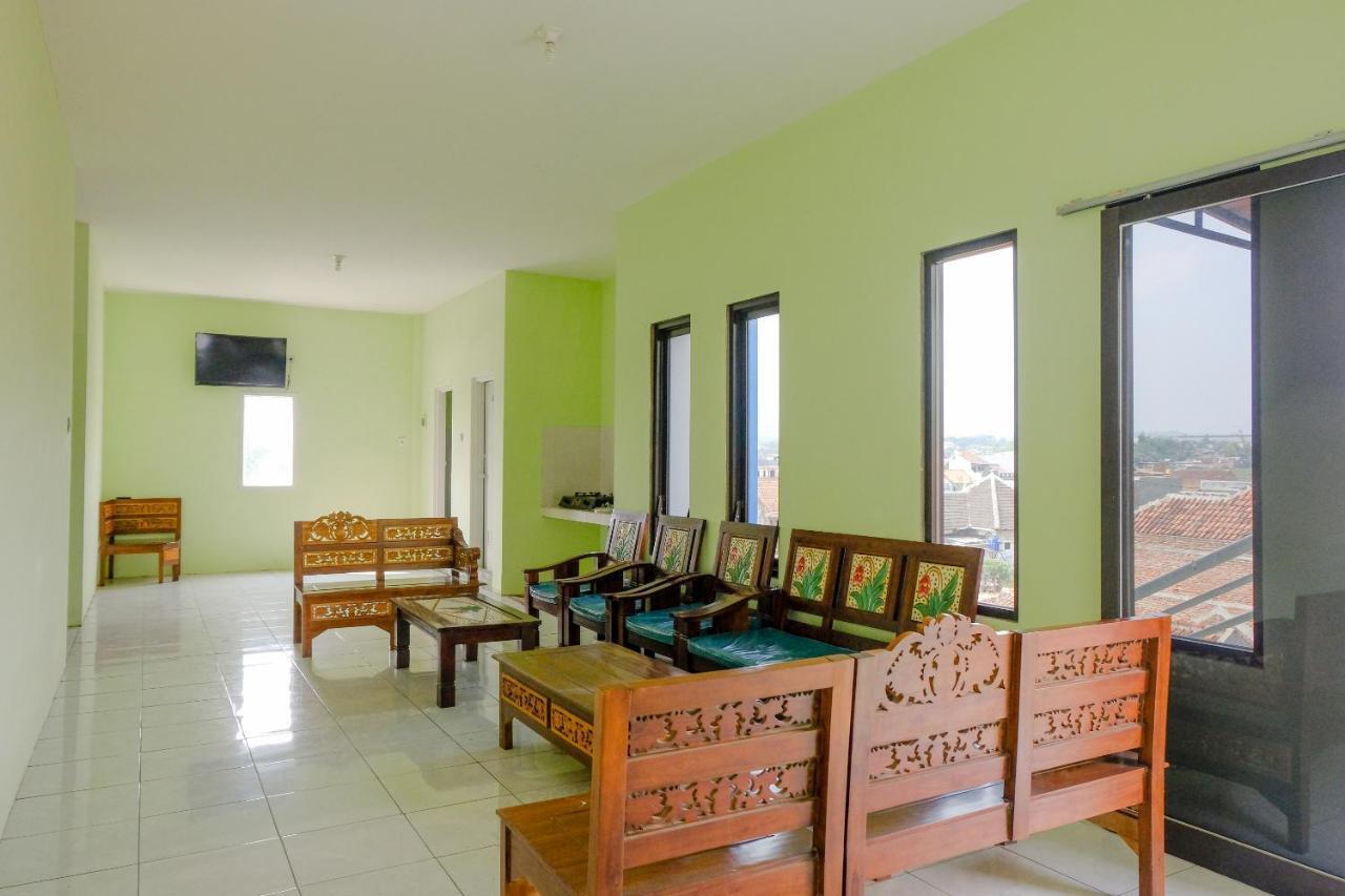 Spot On 2081 Sriwijaya Family Residence Lawang Exteriör bild