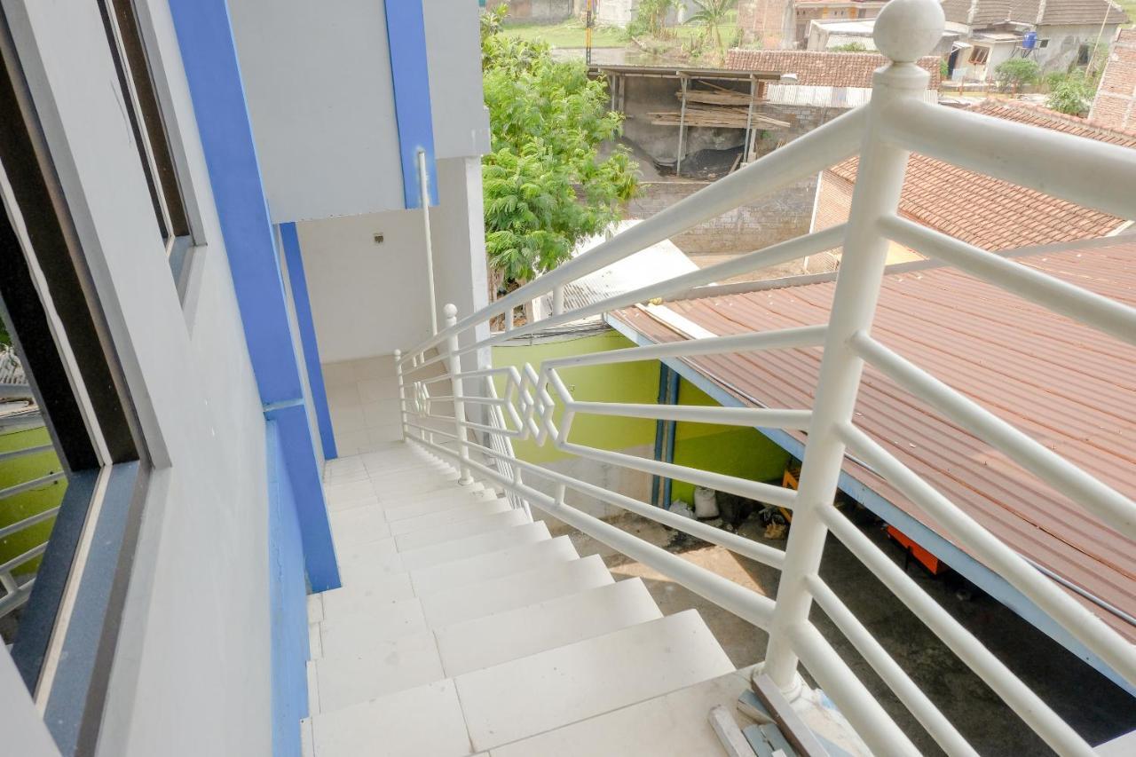Spot On 2081 Sriwijaya Family Residence Lawang Exteriör bild